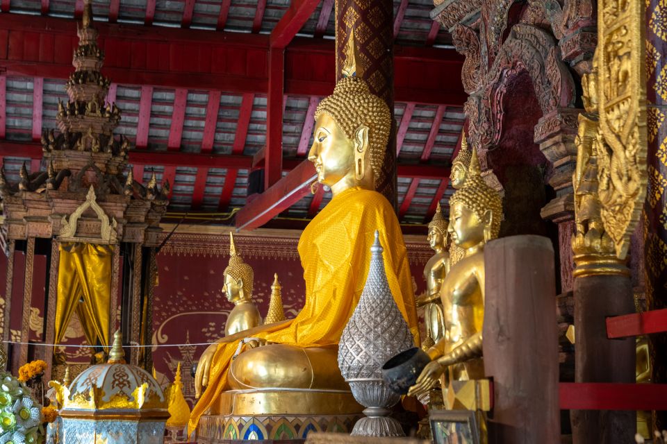 Chiang Mai: Private Historic Old City Bike Tour - Night - Wat Chedi Luang: The Ruined Chedi That Anchors the Story