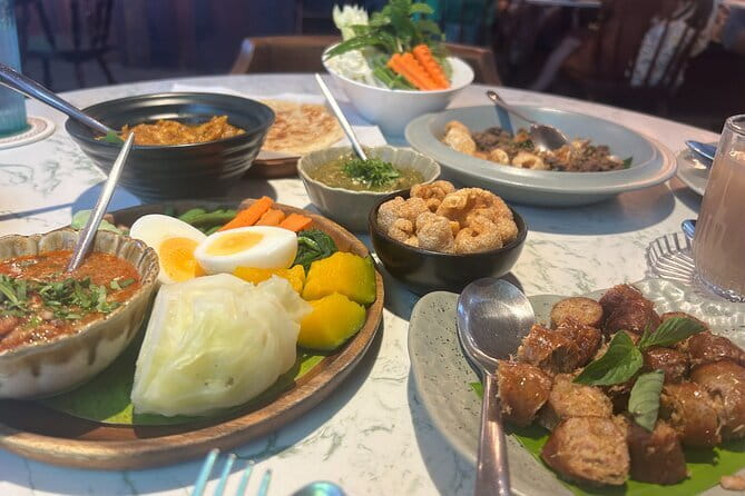 Chiang Mai Private Walking Tasting Tour with Secret Food Tours - Key things I’d mark on your map