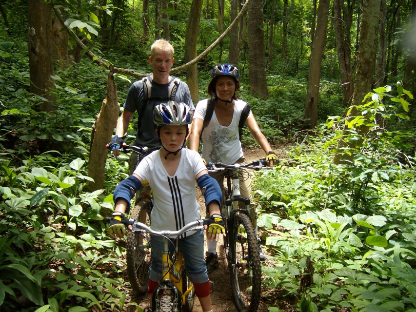 Chiang Mai: Rainforest Guided Mountain Biking Tour - Mae Kuang Dam viewpoint: the lunch stop that feels like the best part