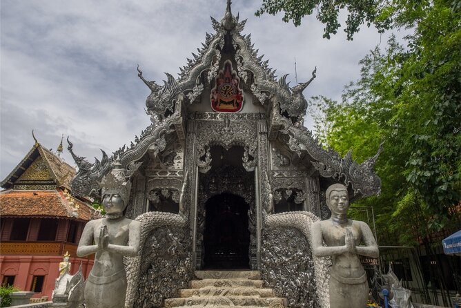 Chiang Mai Scavenger Hunt and Sights Self-Guided Tour - Smartphone scavenger hunt meets Chiang Mai temples