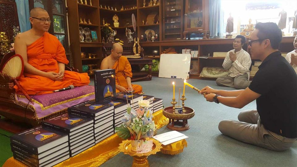 Chiang Mai: Silver Craftwork Temple Tour with Monk Meeting - A 3-hour loop through Lanna temple culture and silver work