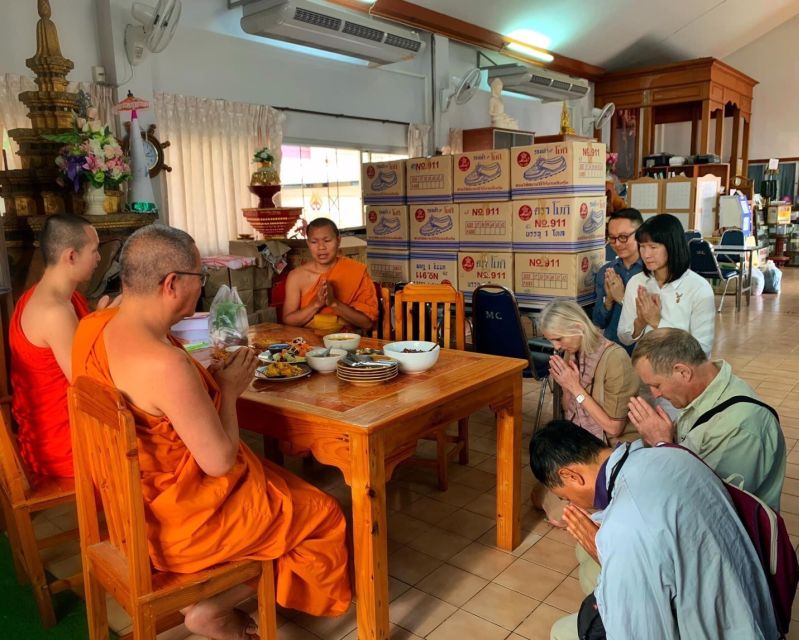 Chiang Mai: Silver Craftwork Temple Tour with Monk Meeting - Wat Sri Suphan (Silver Temple): craftsmanship that turns into meaning