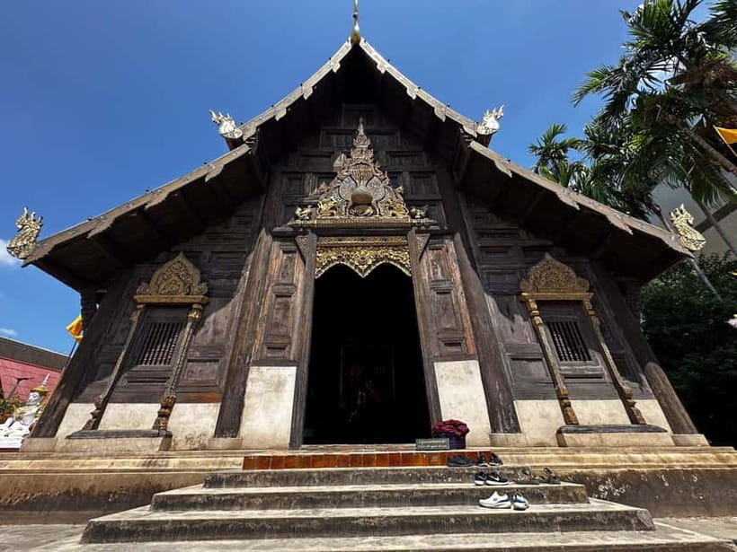 Chiang Mai: Temple And City Walking Tour Part I - Wat Phan Tao: Lanna ordination hall details and Buddha-life murals