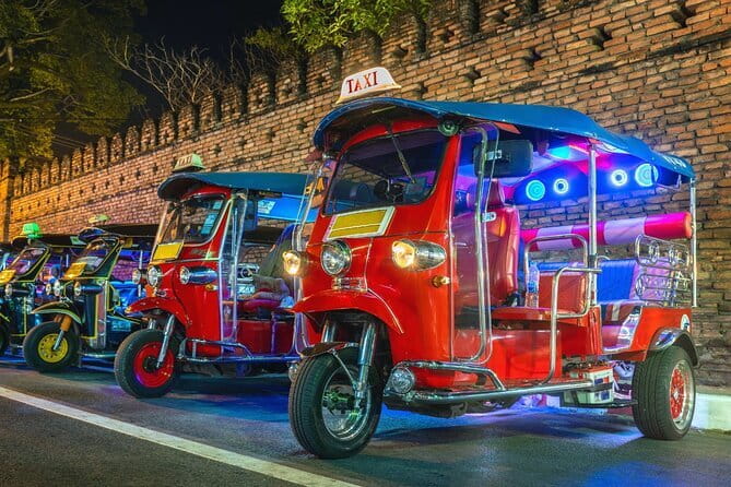 Chiang Mai Temples and Market Tuk Tuk Night Tour - Key highlights worth knowing before you go
