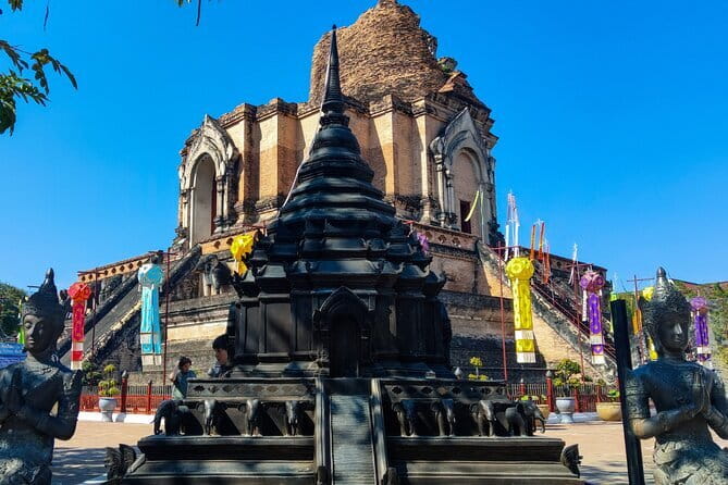 Chiang Mai Temples & Old City Hidden Gems Small Group Tour 2 Hrs - Why this 2-hour Chiang Mai Old City temple route works