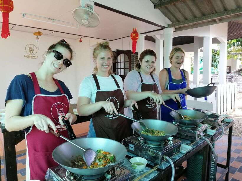 Chiang Mai: Thai Cooking and Market Tour with Lanna Smile - Key reasons this class is worth your time