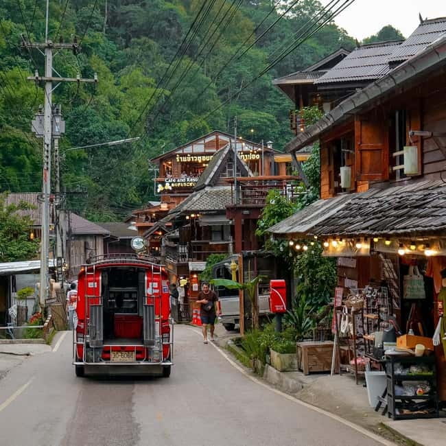 Chiang Mai: The Giant Café & Mae Kampong Village Day Trip - Lunch and spending: where your money goes