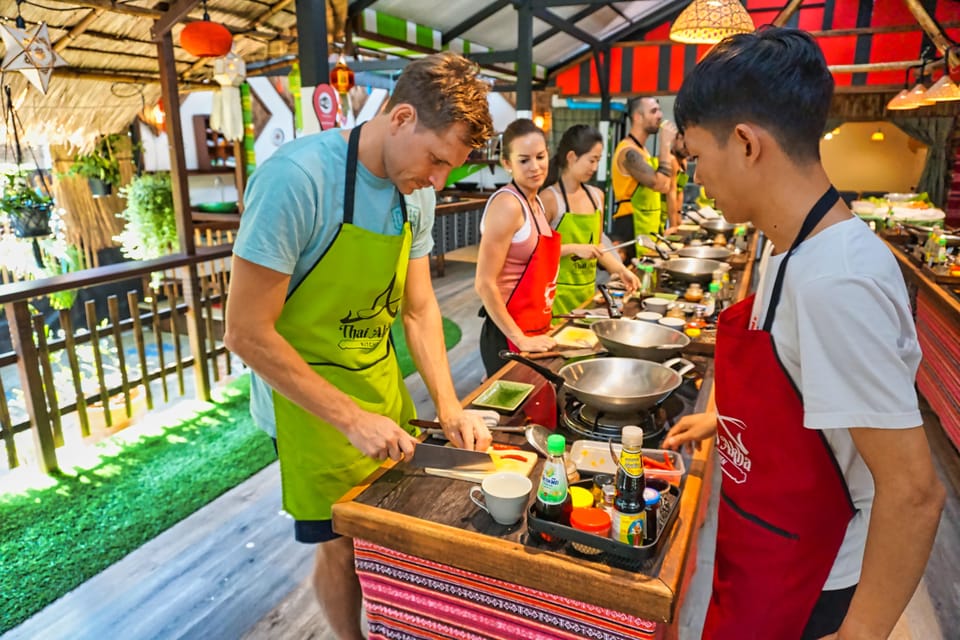 Chiang Mai: Traditional Thai-Akha Cooking Class& Market Tour - Quick practical tips so your day goes smoothly