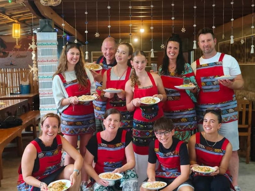 Chiang Mai: Traditional Thai Cooking Class with Market Tour - Curry paste from scratch: the flavor lesson that matters