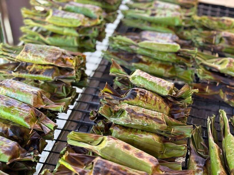 Chiang Mai: Walking Food Tour - Butterfly pea ice cream and bua loi: the dessert payoff