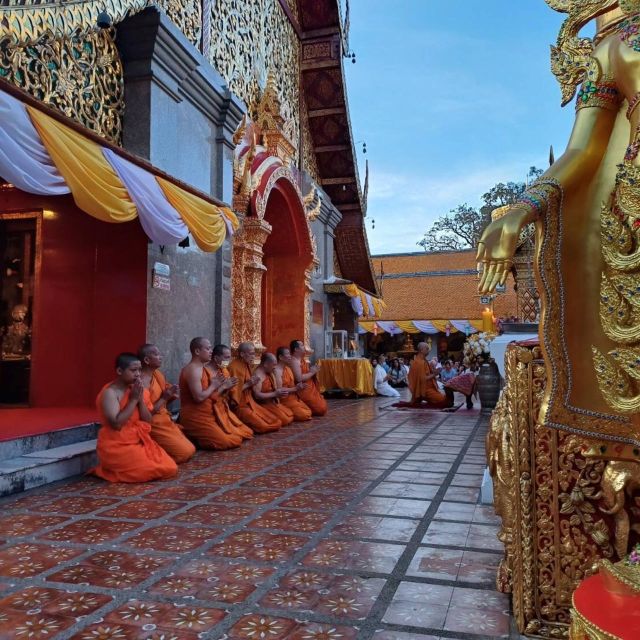 Chiang Mai: Wat Pha Lat & Wat Phra That Doi Suthep Tour - Chiang Mai city views: how to time your photos without losing the moment