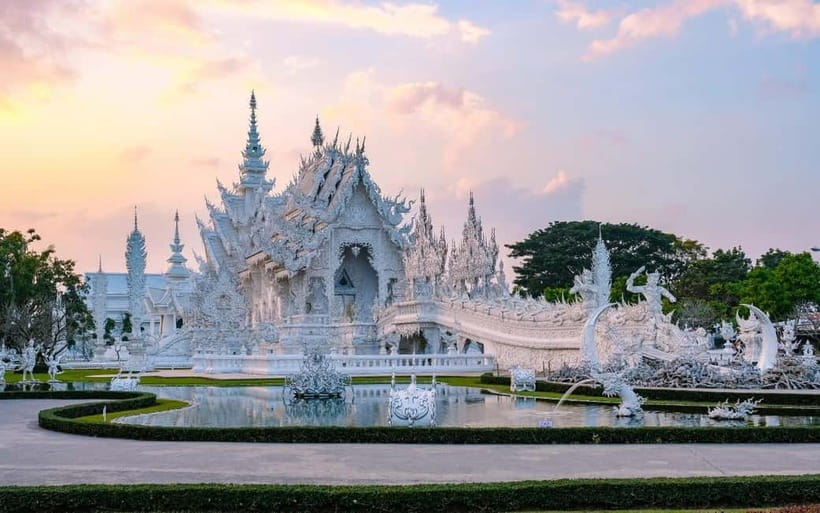 Chiang Mai: White and Blue Temples and Lalita Cafe - Karen Long Neck Village: Option A vs Option B (and What the Wait Really Means)