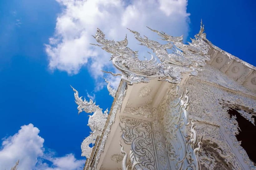 Chiang Mai: White, Red/Black & Blue Temples Tour with Lunch - Lunch and timing: what’s actually included for your belly