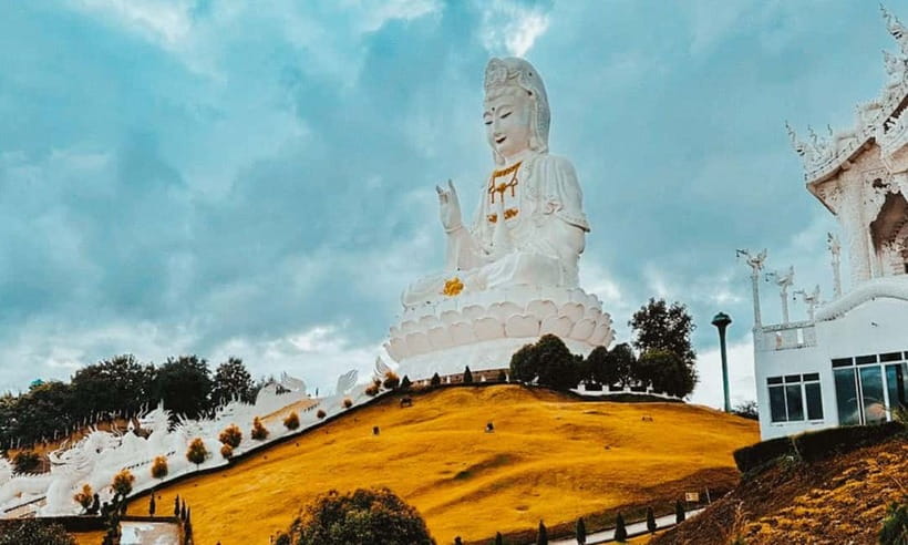 Chiang Mai: White Temple, Blue Temple, and Black House Tour - Wat Rong Khun (White Temple): the details you’ll want to spot