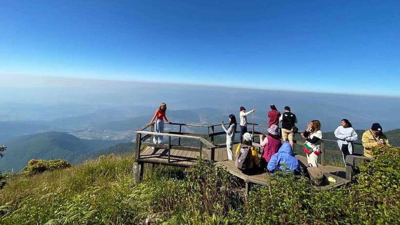 Chiang Mai:Doi Inthanon National Park & Hike at Kew Mae Pan - King and Queen Twin Pagodas: the calm break with a real dress code