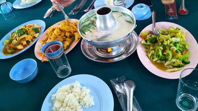 Chiang Mai:Doi Inthanon National Park & Hike at Kew Mae Pan - Hmong Hill Tribe Market (RTA): shopping time that can become a spending sprint