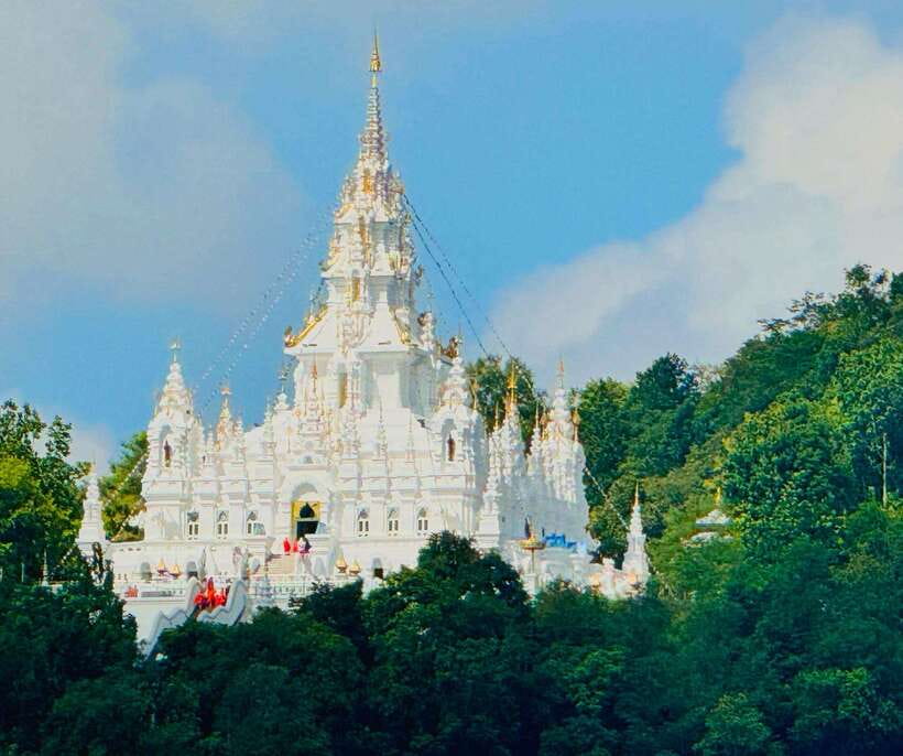 Chiang Mai:Hidden Gems: From Ancient Ruins to Serene Temples - Temple Timing: 8:30 Pickup and the Dress Code Reality
