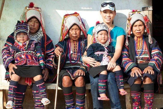 Chiang Rai, Golden Triangle and Long Neck Karen - Mae Sai Border Town: Shopping, Trading Traditions, and Easy People-Watching