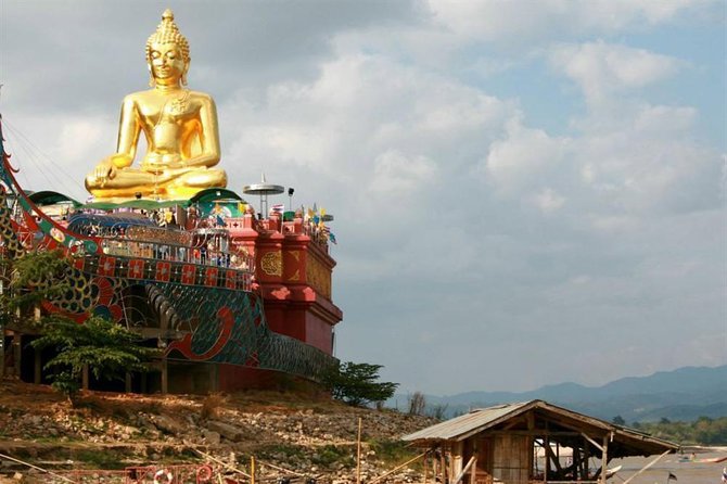 Chiang Rai One Day: White Temple, Golden Triangle, Akha Hilltribe - Akha hill-tribe village: a short cultural stop with shopping built in