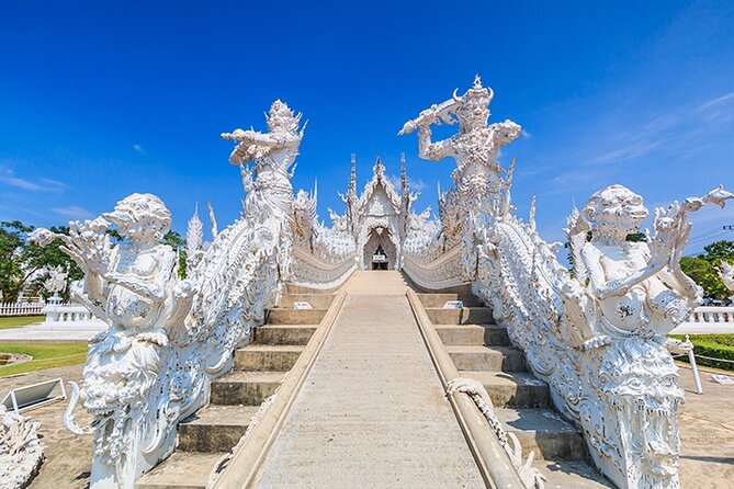 Chiang Rai Temples Private Tour from Chiang Mai - All Inclusive - Lunch in Chiang Rai: included, and planned for the schedule