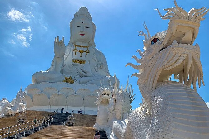 Chiang Rai Temples Private Tour from Chiang Mai - All Inclusive - Wat Phra That Doi Khao Kwai: forest paths, breezy summit views