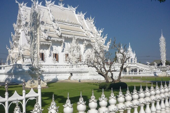 Chiang Rai Tour: Hot Spring,White Temple, Golden Triangle, Yao - From 7:00am pickup to a full day of north-Thai icons