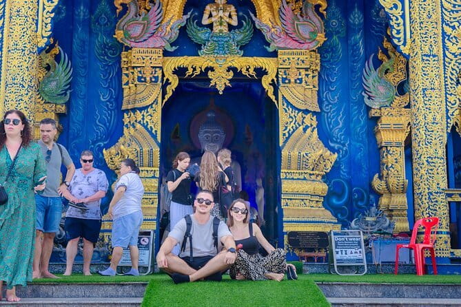 Chiang Rai White Blue Red Temples with Hot Spring from Chaing Mai - Stop 1: Hot Spring, 30 Minutes, and the Feet-Only Rule