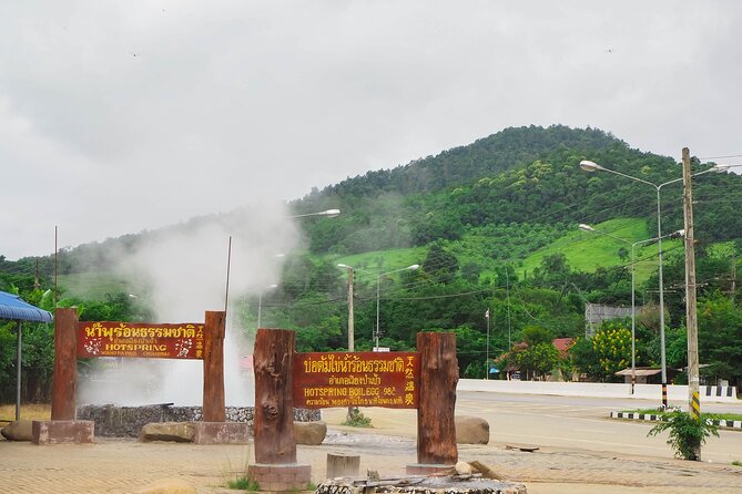Chiang Rai Wonders: White, Blue & Red Temples and Hot Spring - Why a 6:30am departure is the real value