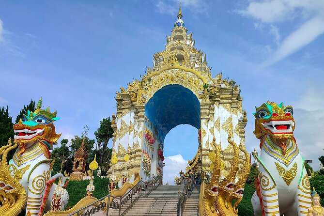 Chiang Rai Wonders: White, Blue & Red Temples and Hot Spring - Mae Kachan Hot Spring: warm feet, local snacks, and a calmer brain