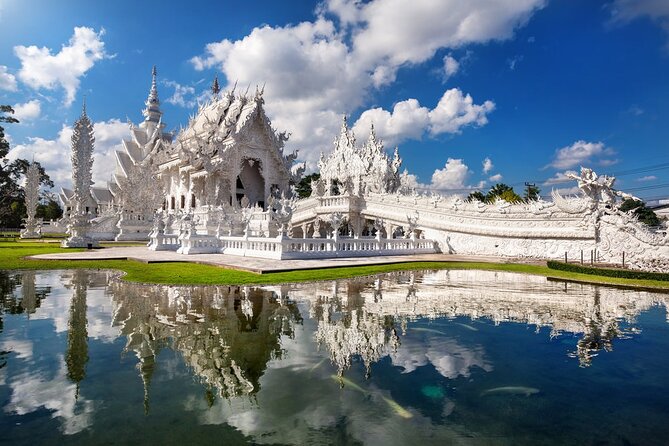 Chiangmai to White Temple, Blue Temple & Black museum - Starting early: the Chiang Mai to Chiang Rai day plan