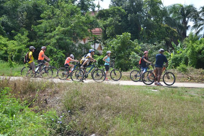 Cycling tour and Buatong waterfall - Lunch, snacks, and the practical comfort stuff you’ll care about