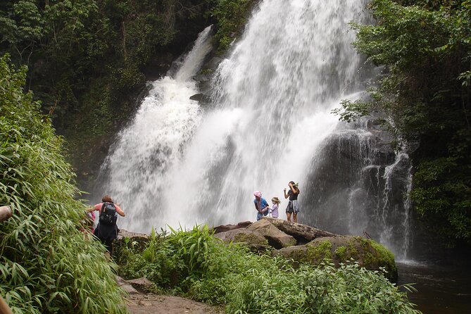Doi Inthanon National park and 2 hours hiking with private tour - Pickup in Chiang Mai and how the private format helps