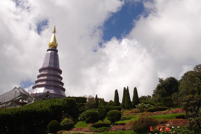 Doi Inthanon National park and 2 hours hiking with private tour - Wachirathan Waterfall: the park’s big centerpiece