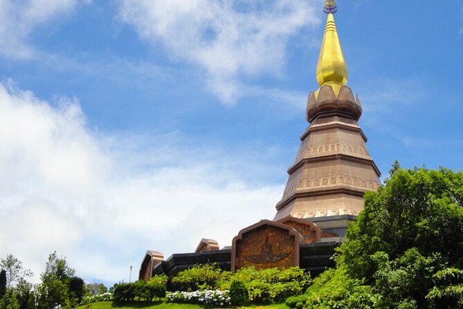 Doi Inthanon Private Trek & Lunch Tour from Chiang Mai - Ban Mae Klang Luang: Coffee After the Royal Project Change