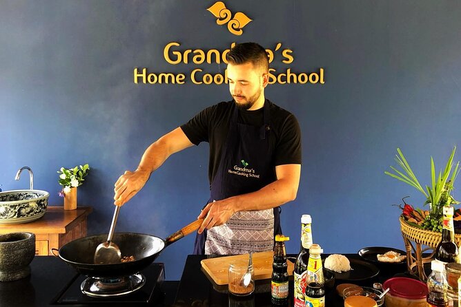 Evening Cooking Class in Traditional Pavilion with Beautiful Garden - Chiang Mai - From Tha Phae Gate Pickup to the Garden Pavilion