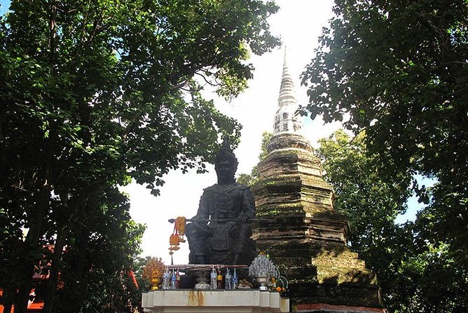 From Chiang Mai: White and Blue Temple & Golden Triangle Day Trip - Wat Rong Seur Ten (Blue Temple): a calmer finale after big landmarks