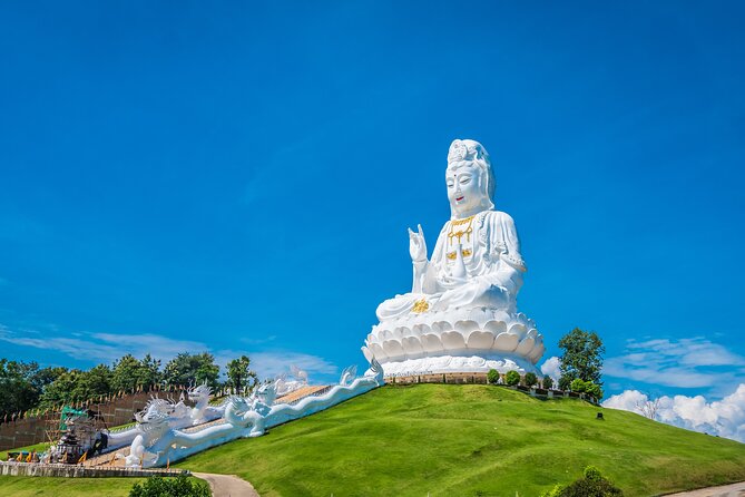 Full Day Chiang Rai 3 Temples White, Blue,Big Bhudha Temples - Wat Huay Pla Kang: The Big Buddha and a Real 25-Meter Climb