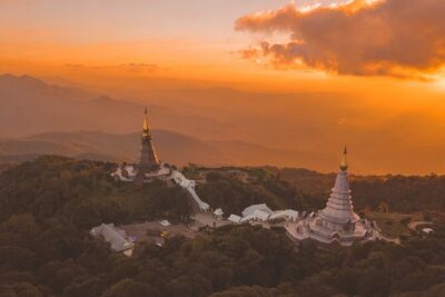 Full-Day Doi Inthanon National Park Tour with Trek and Pagodas - The Doi Inthanon summit stop: what you’ll get (and what can disappoint)