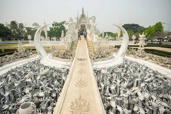Full Day Tour in Chiang Rai White Temple and Golden Triangle - Optional Laos Border Visit: The 300 THB Add-On Decision