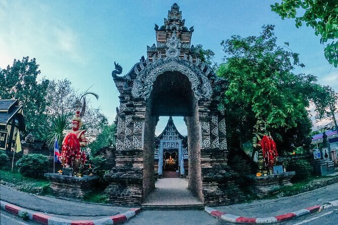 Guided Chiang Mai City Night Tour by EV Tram - Why Chiang Mai at 6 PM feels calmer and easier