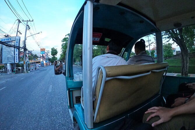 Guided Chiang Mai City Night Tour by EV Tram - Three Kings Monument to Wat Chiang Man: the Lanna foundation
