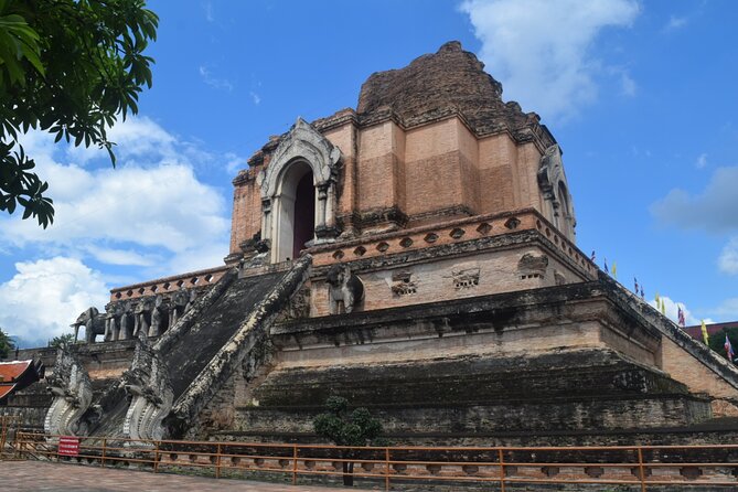 Half Day Chiang Mai City and Cultural by TukTuk, Samlor & Red car (Private Tour) - Warorot (Kad Luang) Market: Where Locals Shop and You Learn What to Ask For