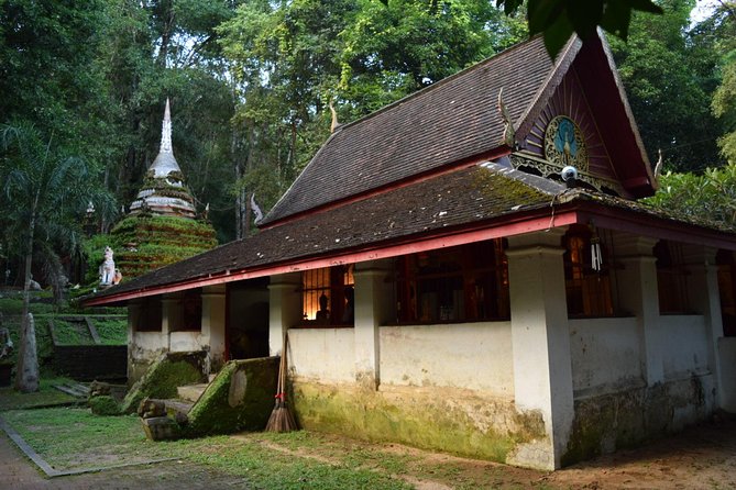 Half Day Doi Suthep Temple and short trekking on monk trail (Private Tour) - Who should book this private half-day Doi Suthep + Monk Trail?