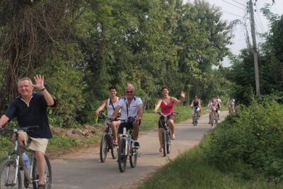 Half-Day Lanna Countryside Cycling Tour in Chiang Mai - Pickup, Meeting Point, and Bike Setup: Smooth Starts Matter