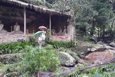 Half Day, Monk Chat Meditation Retreat on Waterfall Temple, Chiang Mai, Thailand - Stop 2: Wat Pha Lat’s Buddha-Respect Steps, Sermon Time, and Blessings