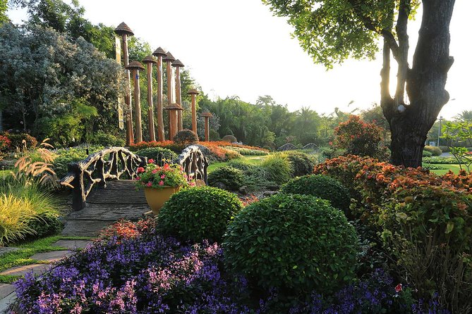 Half Day Phra That Doi Kham Temple and Royal Park Rajapruek (Private Tour) - Royal Park Rajapruek: A Walkable Garden World You Can Keep Exploring