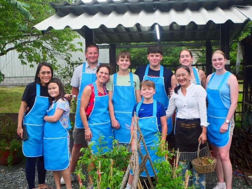 Half-Day Thai Cooking Class on a Local Farm Near Chiang Mai - What You Get Included: Ingredients, Air-Conditioned Transport, and a Recipe Backup