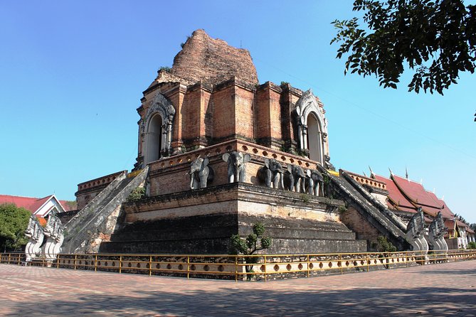 Iconic Half-Day Landmarks & Temples of Chiang Mai - Wat Phra Singh and Wat Phan Tao: Lanna details you can actually see