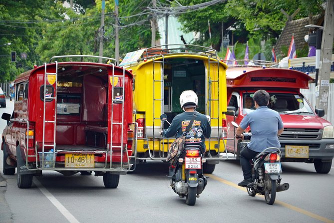 Iconic Half-Day Landmarks & Temples of Chiang Mai - Warorot Market (Kad Luang): a final dose of real city life