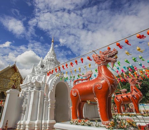 Lamphun and Lampang City Temples Small Group Tour – Full Day - Morning logistics: starting at Tha Phae Gate and going straight out